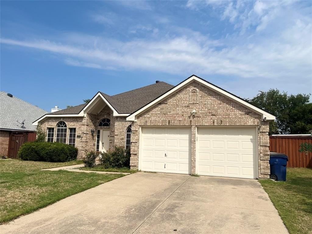 7512 Brookview Dr - Photo 3 of 20