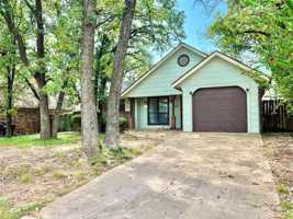 featured image of 321 Joshua St