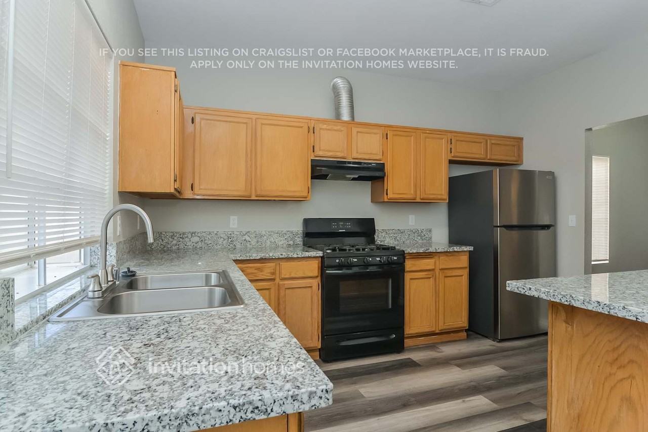 436 Tiger Lily Way - Photo 3 of 13