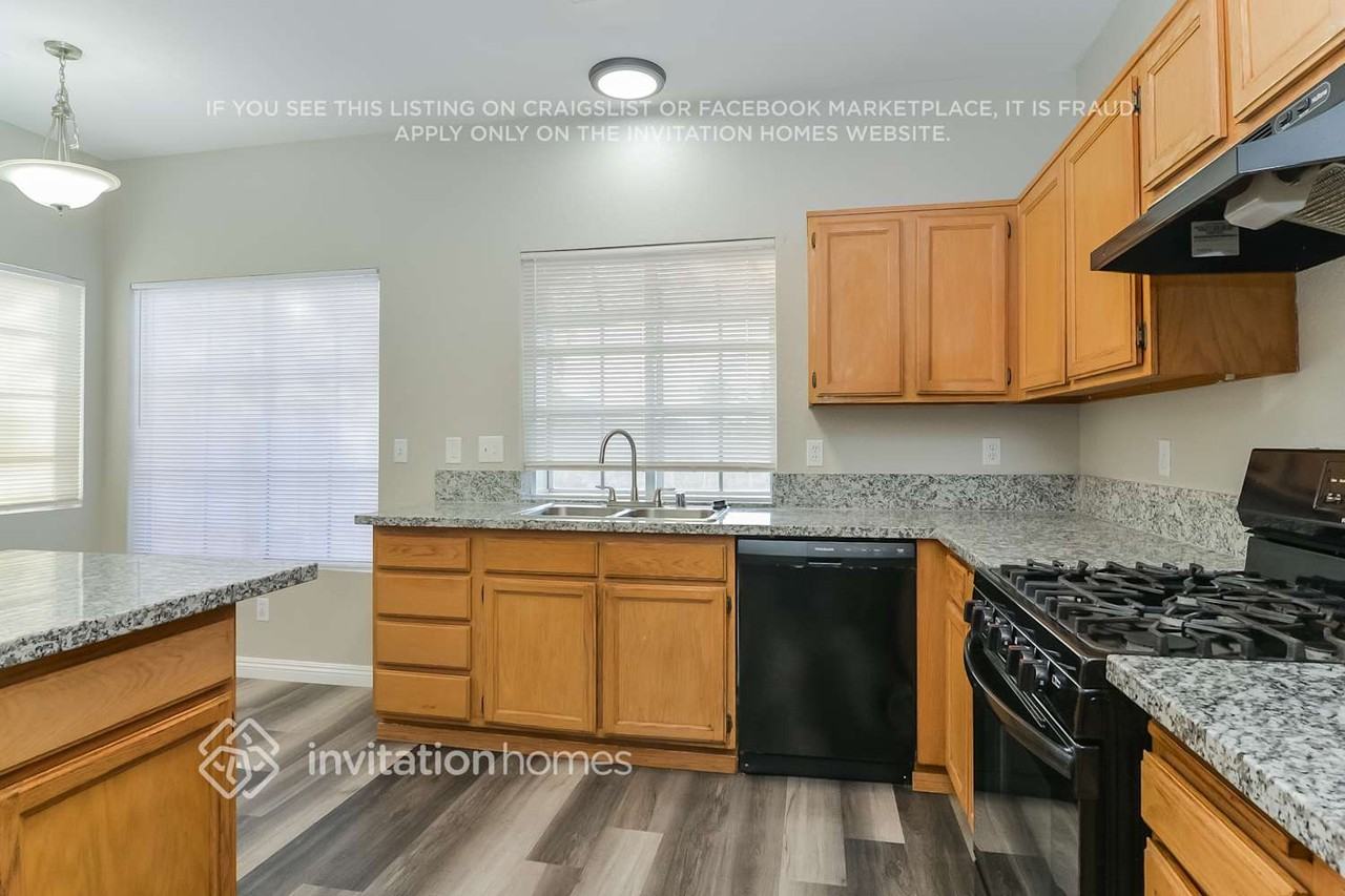 436 Tiger Lily Way - Photo 4 of 13