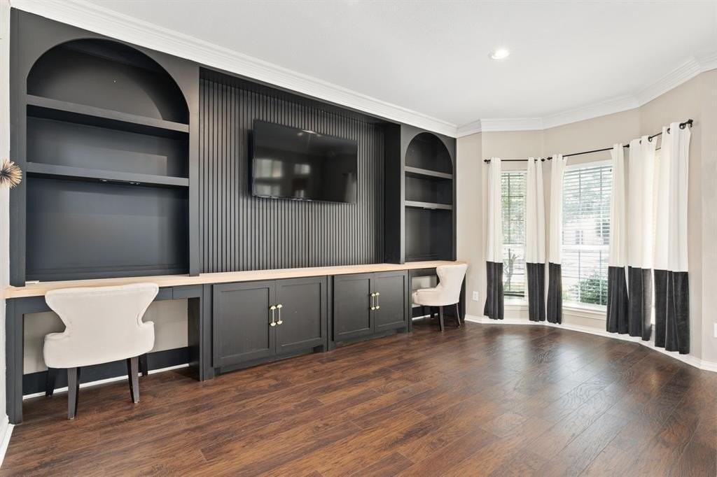 5997 Sandhill Circle - Photo 3 of 27