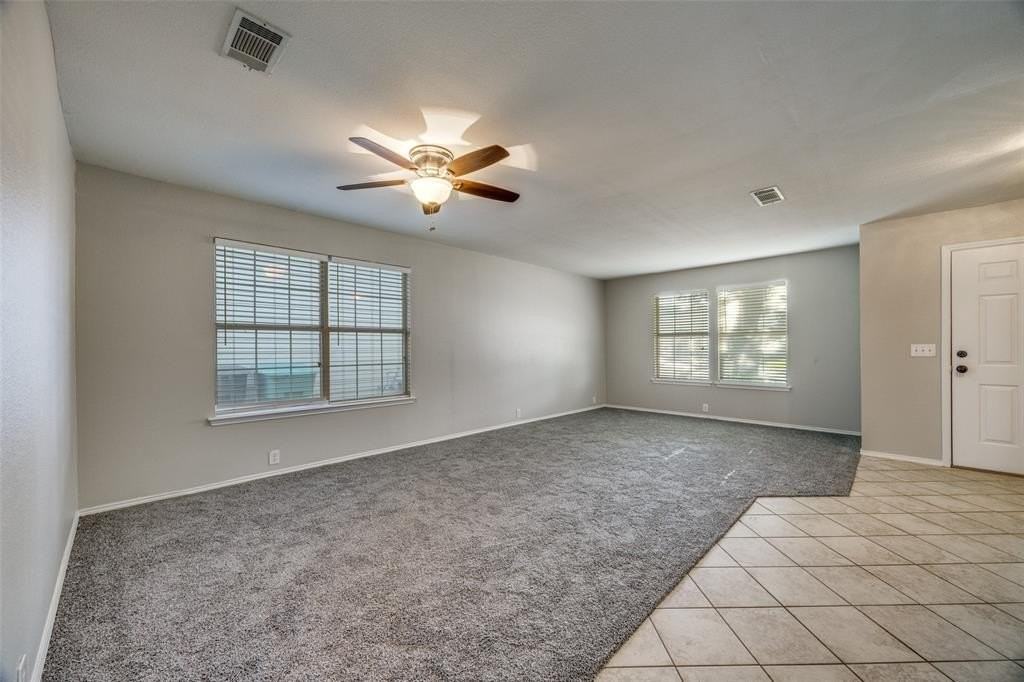 1309 Mallard Dr - Photo 4 of 25