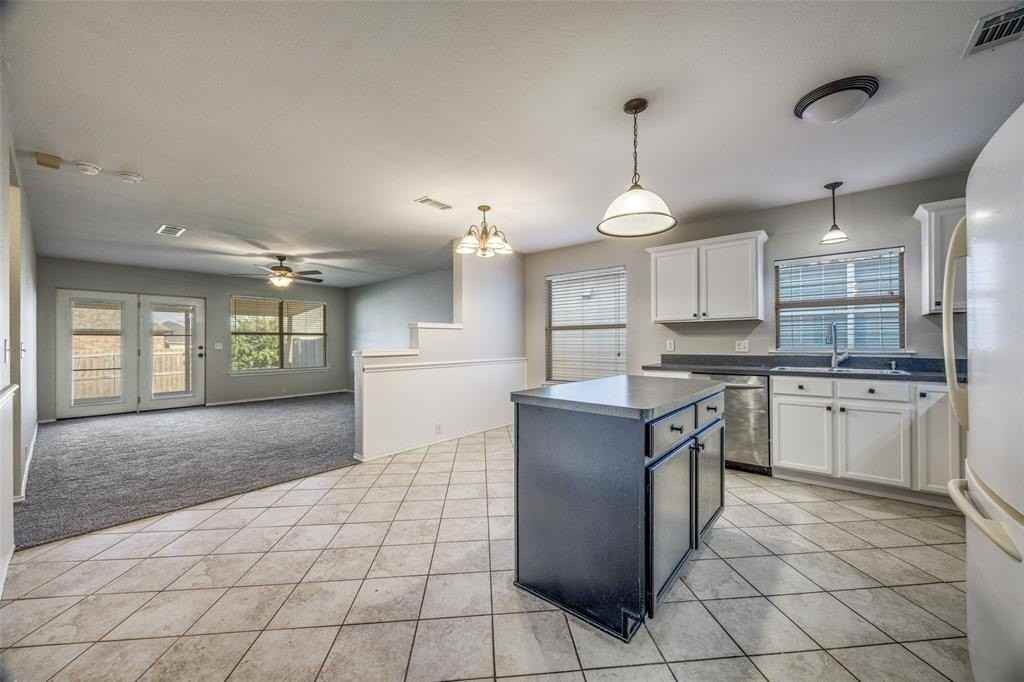 1309 Mallard Dr - Photo 6 of 25