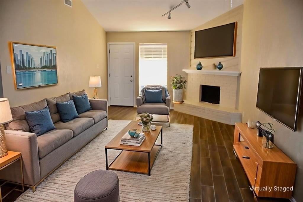 2729 Saint George Pl - Photo 4 of 7