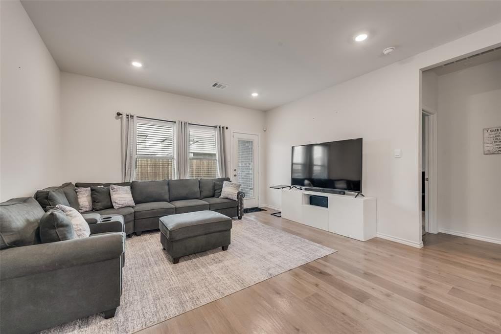 1450 Canongate Dr - Photo 3 of 21