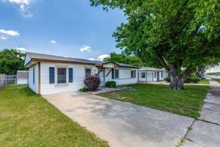 5241 E Berry St - Photo 1 of 1