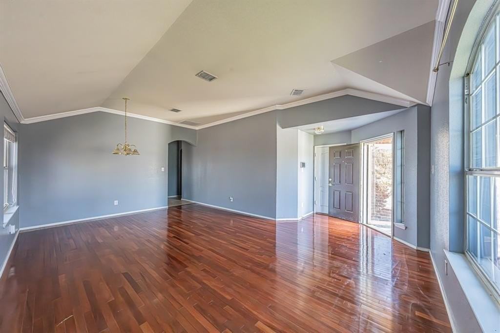 8115 Guadalupe Rd - Photo 5 of 32