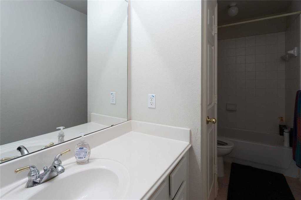 136 Meredith Drive - Photo 2 of 19