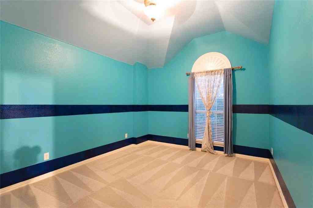 136 Meredith Drive - Photo 3 of 19