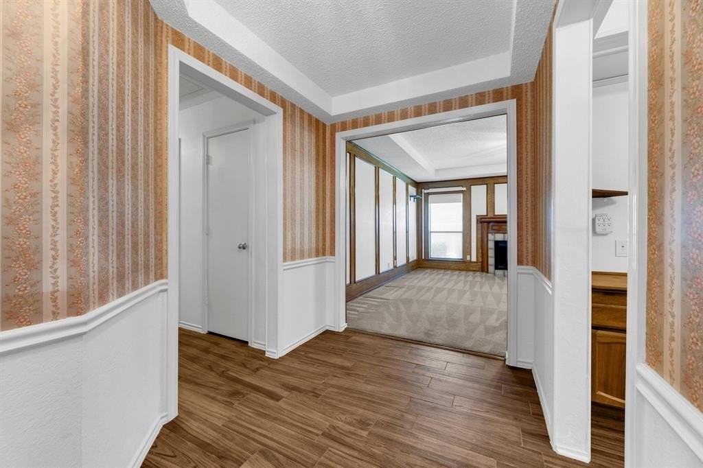 3401 Colonial Dr - Photo 3 of 23