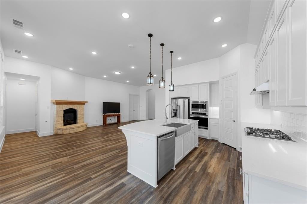 2025 St Andrews Dr - Photo 3 of 40