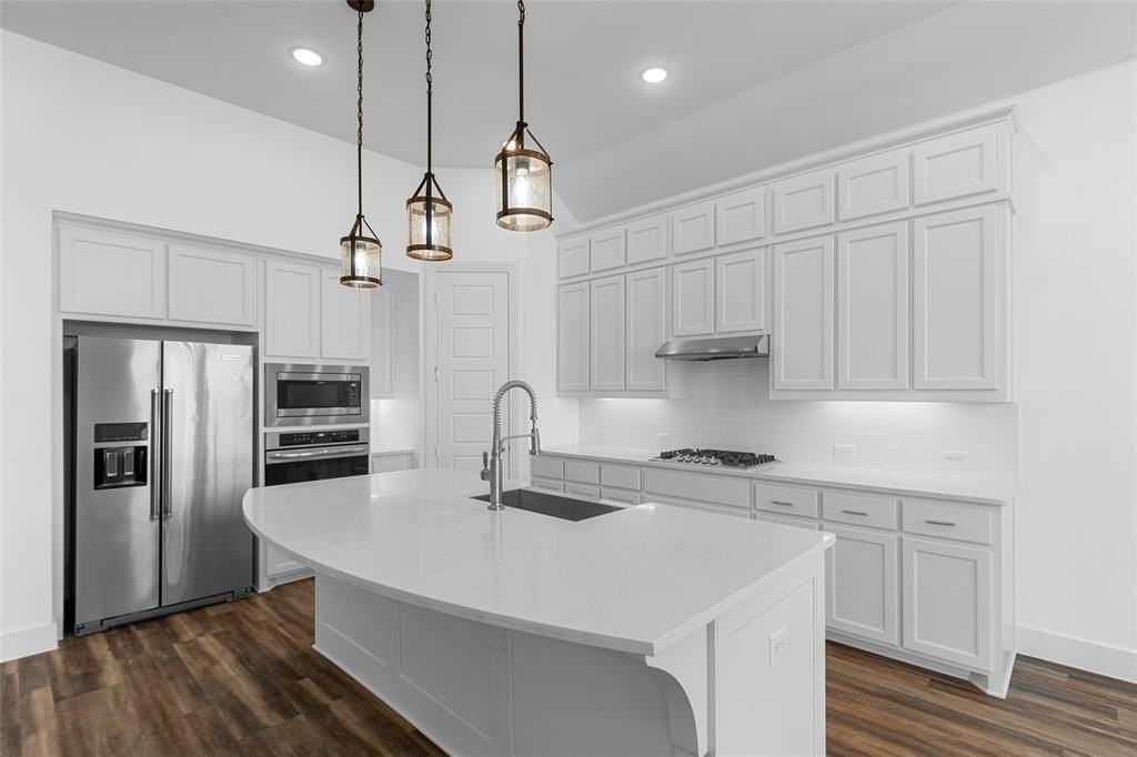 2025 St Andrews Dr - Photo 5 of 40