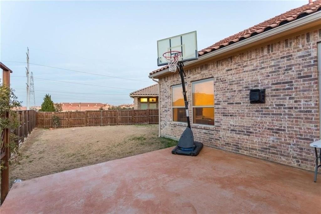 423 Palacio St - Photo 3 of 18