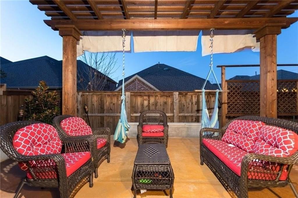 423 Palacio St - Photo 4 of 18