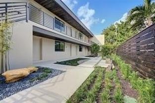 1273 Ne 38th St #4 - Photo 1 of 1