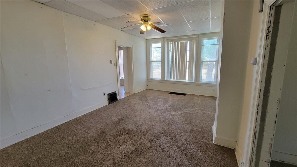 602 12th Ave E - Photo 3 of 8