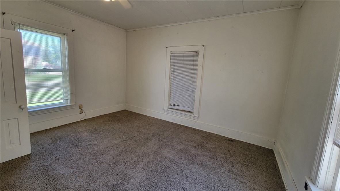 602 12th Ave E - Photo 4 of 8