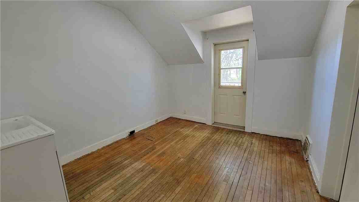 602 12th Ave E - Photo 7 of 8