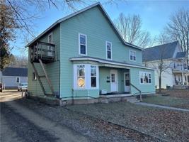 featured image of 814 10th St E Unit 1/2 #1-2