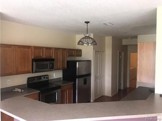 16941 Hawick Ln #142 - Photo 2 of 19