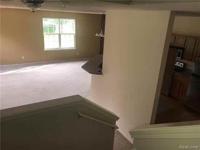 16941 Hawick Ln #142 - Photo 5 of 19