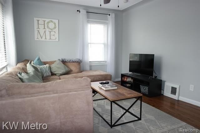 1586 West Saratoga Street - Photo 4 of 17