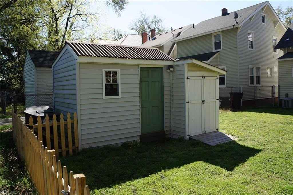 1626 Mcdaniel St - Photo 7 of 8