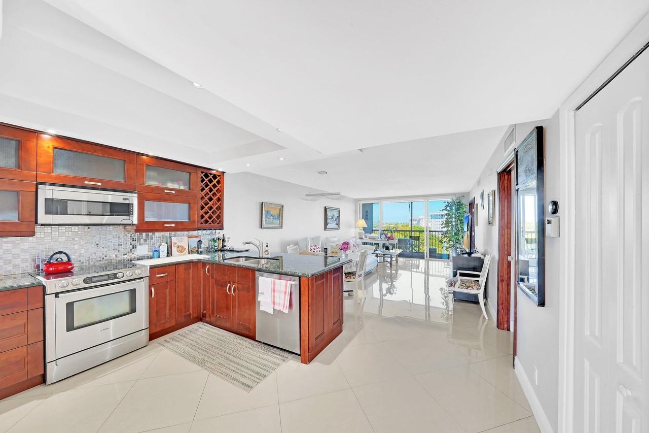 2940 N Course Dr #811 - Photo 2 of 30