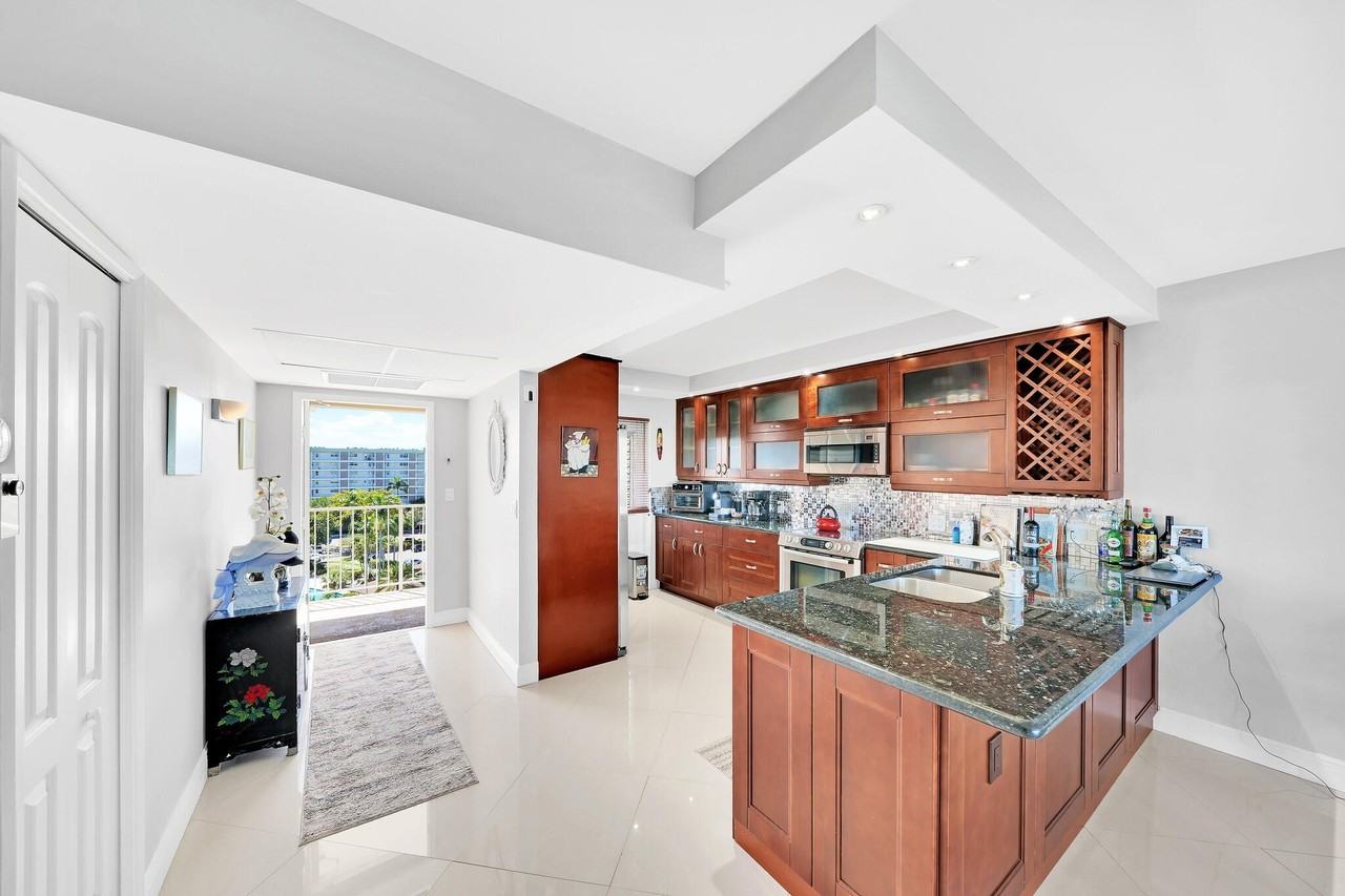 2940 N Course Dr #811 - Photo 3 of 30