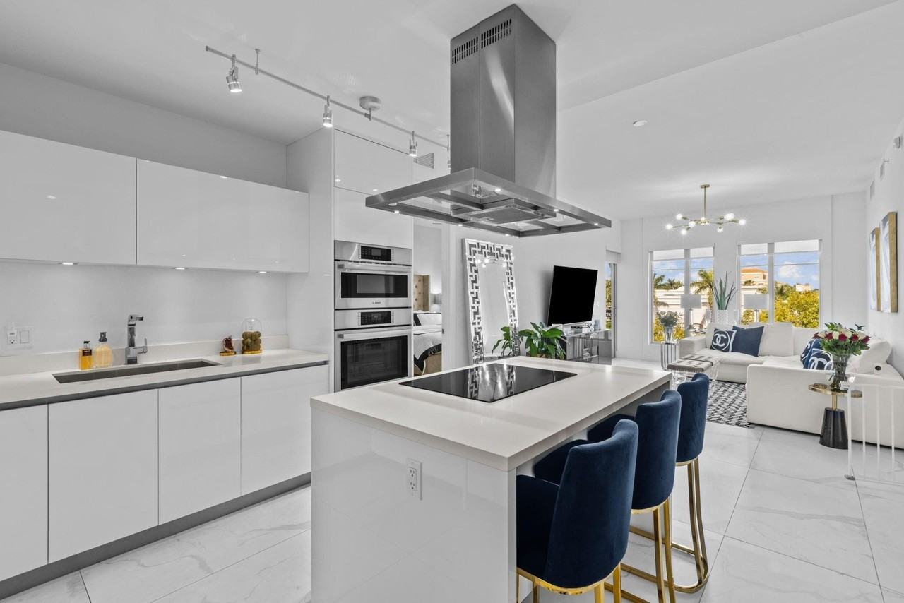 155 E Boca Raton Rd #417