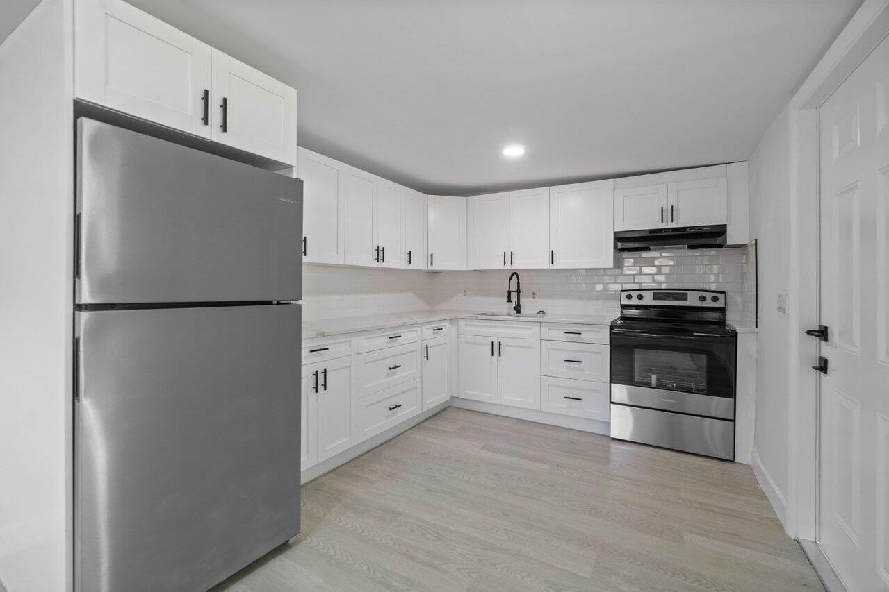 137 Southwest 9th Avenue - Photo 7 of 27