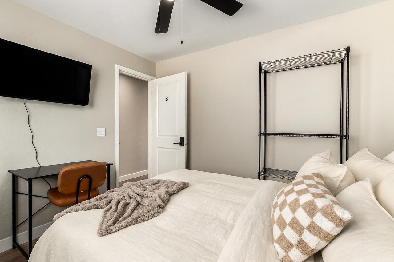 E Lynne Ln - Photo 6 of 7