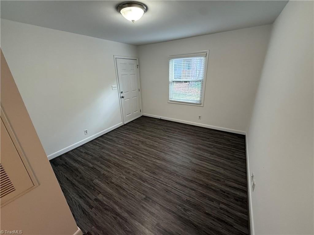 233 Sunset Drive North #B - Photo 5 of 10