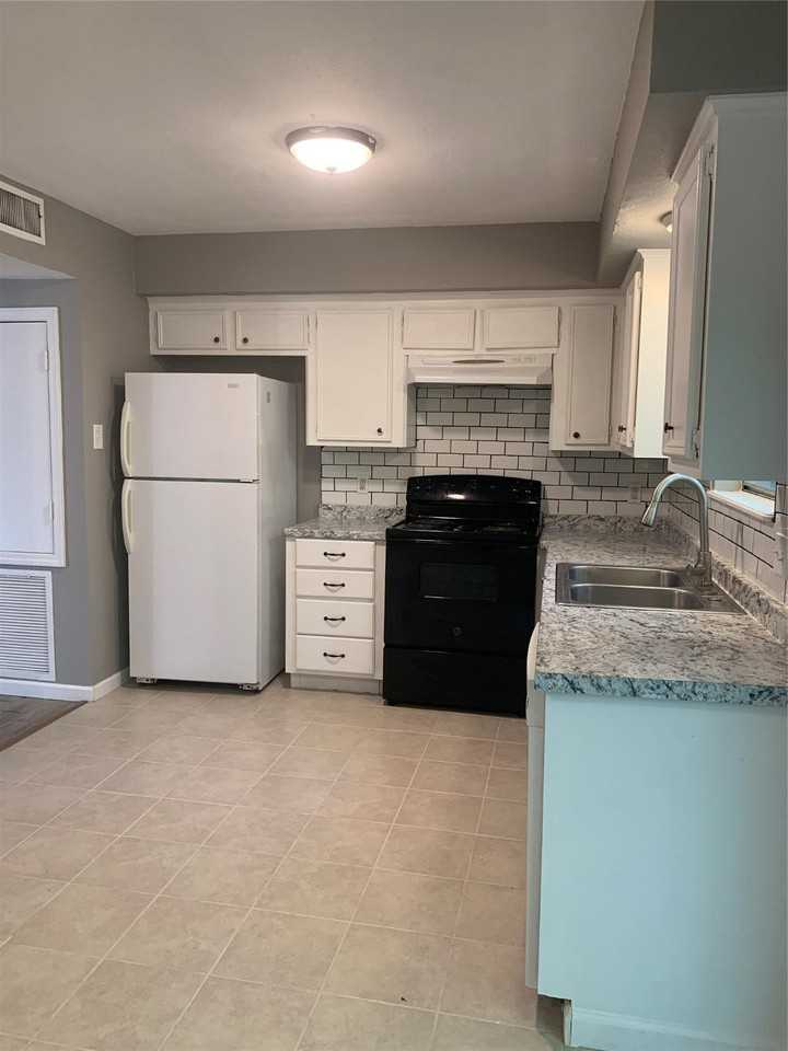 3773 Montgomery Rd - Photo 4 of 12