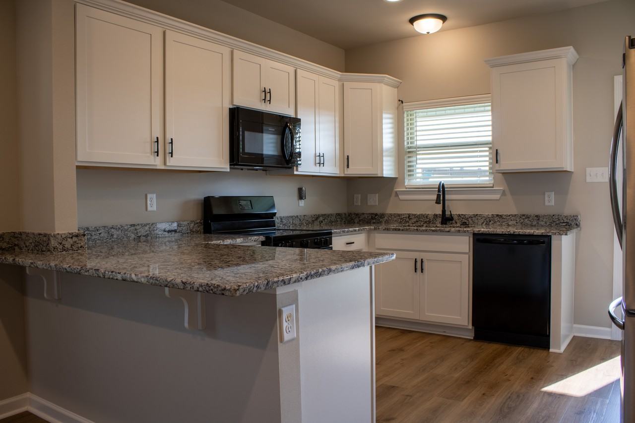 1852 Downing Rd - Photo 5 of 20