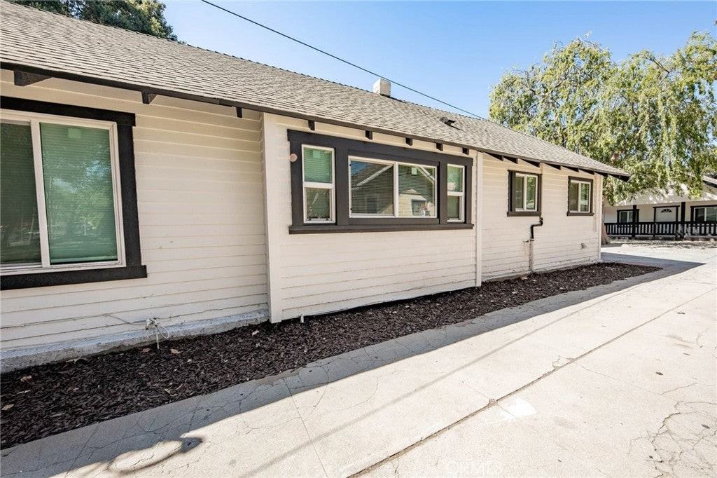 1735 El Sereno Ave - Photo 4 of 33