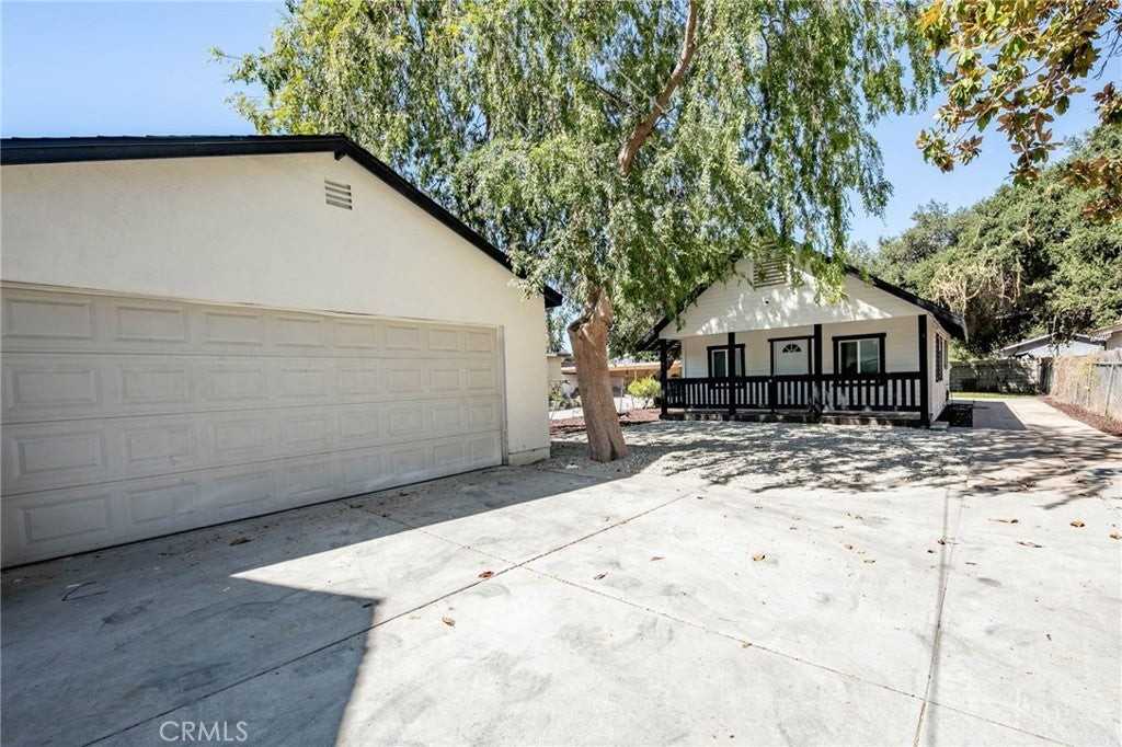 1737 El Sereno Ave - Photo 3 of 28