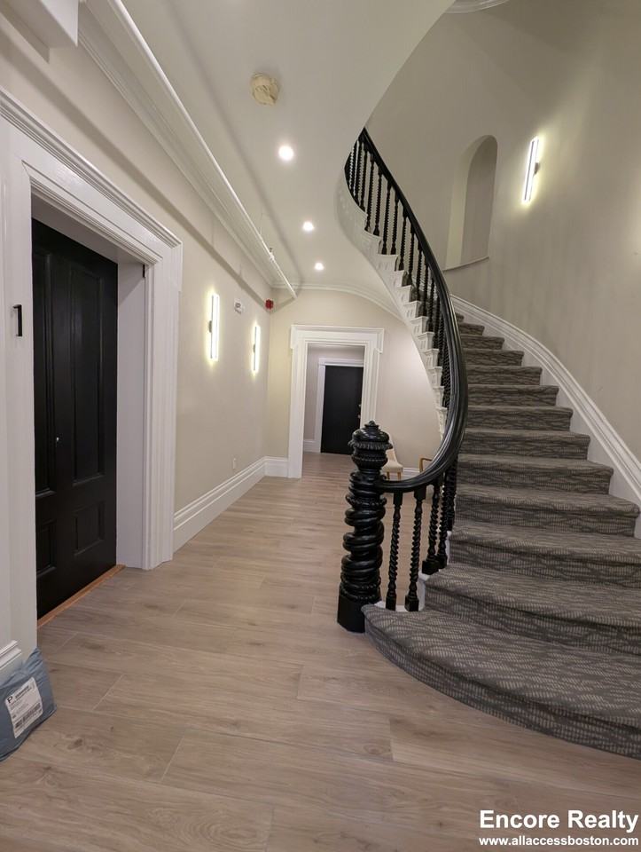 2 Joy St #D - Photo 2 of 13