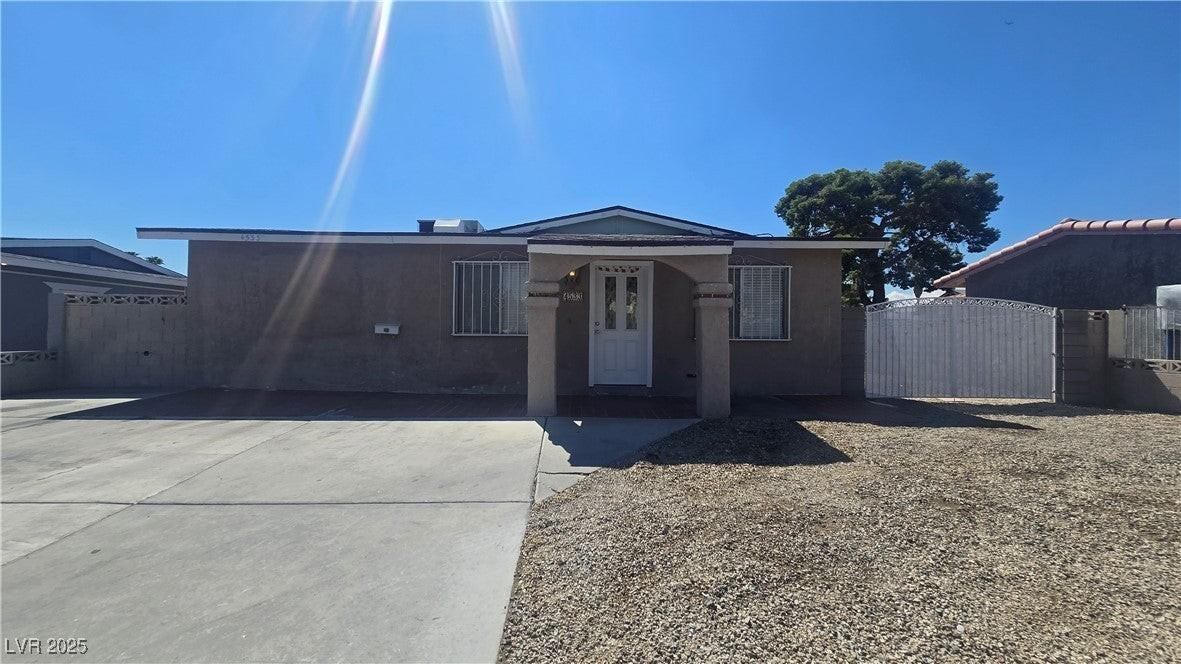 4533 W Desert Inn Rd - Photo 3 of 24