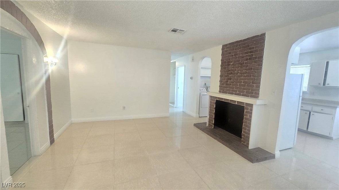 4533 W Desert Inn Rd - Photo 5 of 24