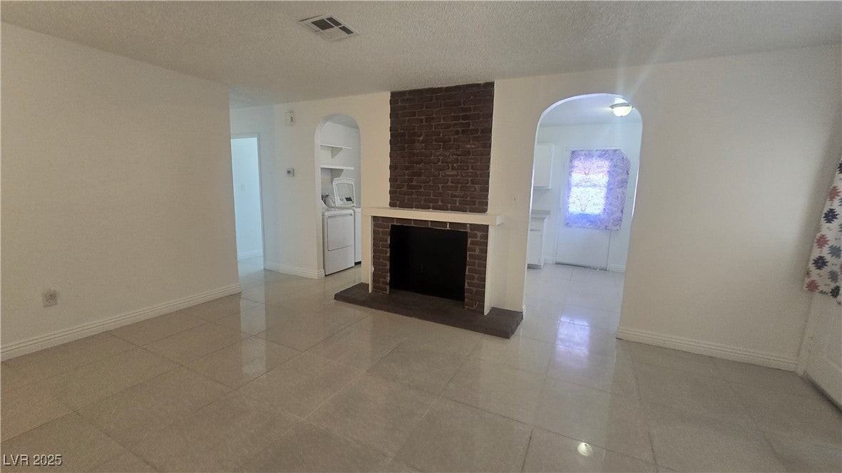 4533 W Desert Inn Rd - Photo 6 of 24