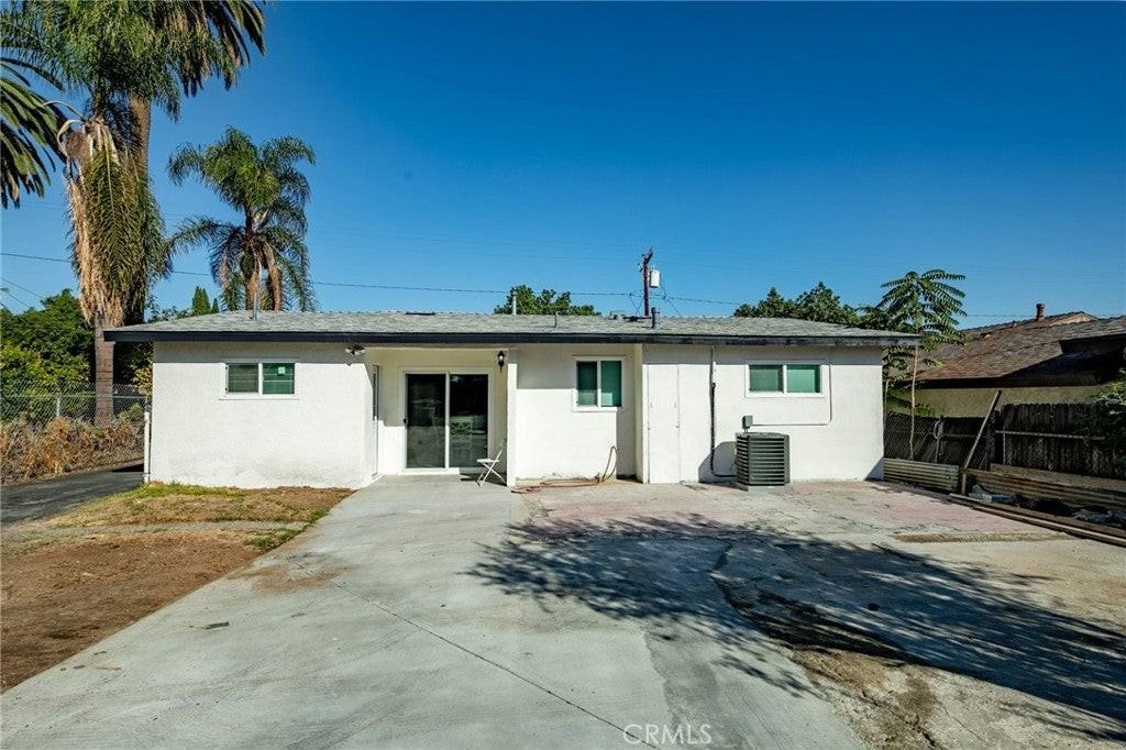 8056 Whitmore St - Photo 3 of 31