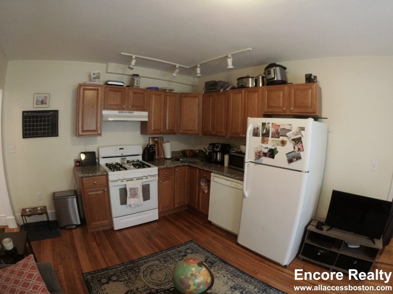 1615 Commonwealth Ave #17