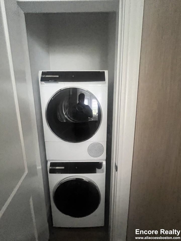 225 Newbury St #9H - Photo 7 of 15