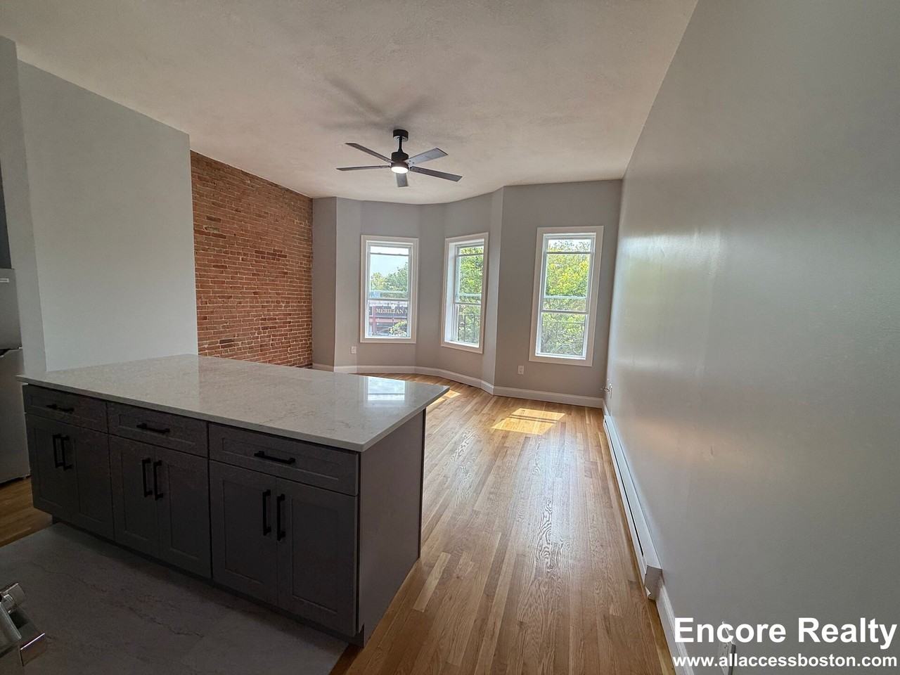 120 London St #9 - Photo 3 of 9