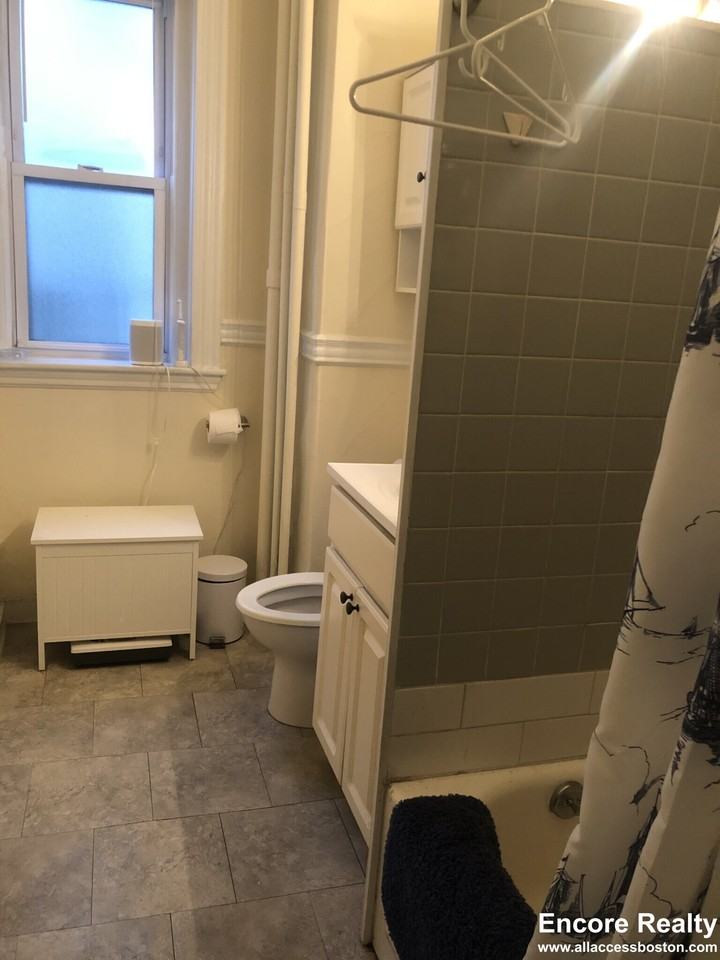 360 Riverway #23 - Photo 5 of 6