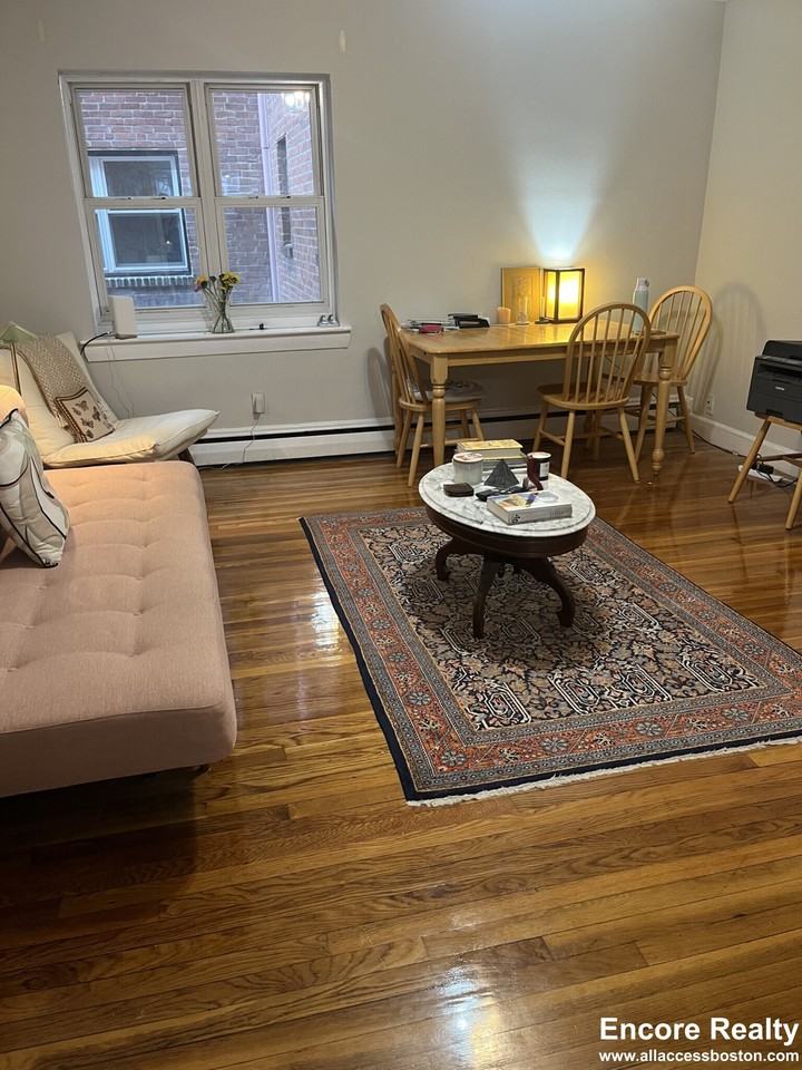 67 Chiswick Rd #10 - Photo 2 of 17