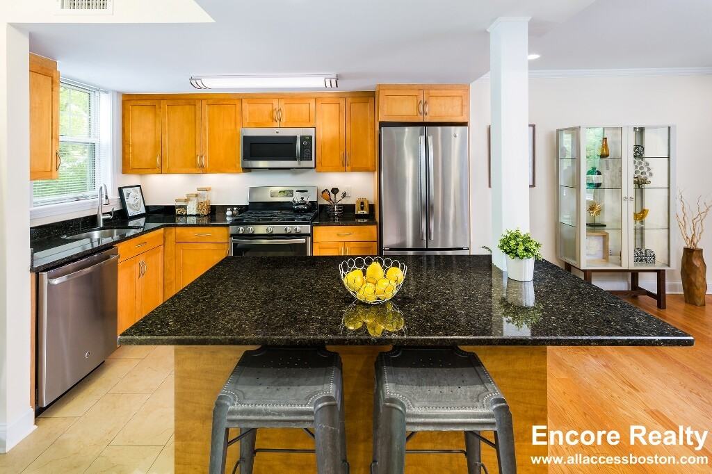 567 Vfw Pkwy - Photo 3 of 10