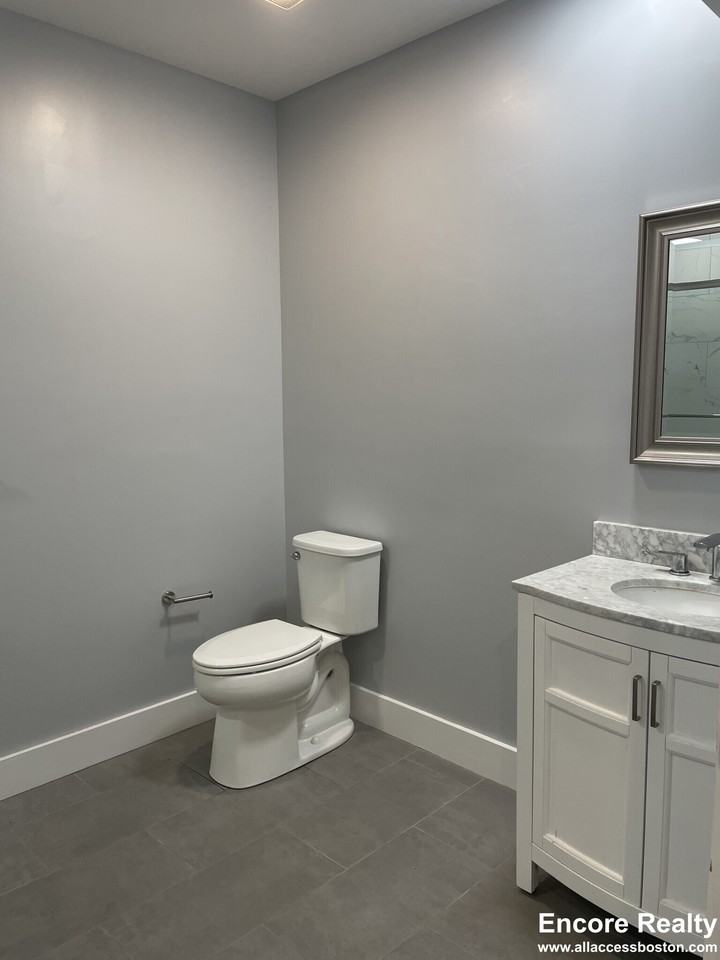 55 W 5th St #507 - Photo 5 of 7