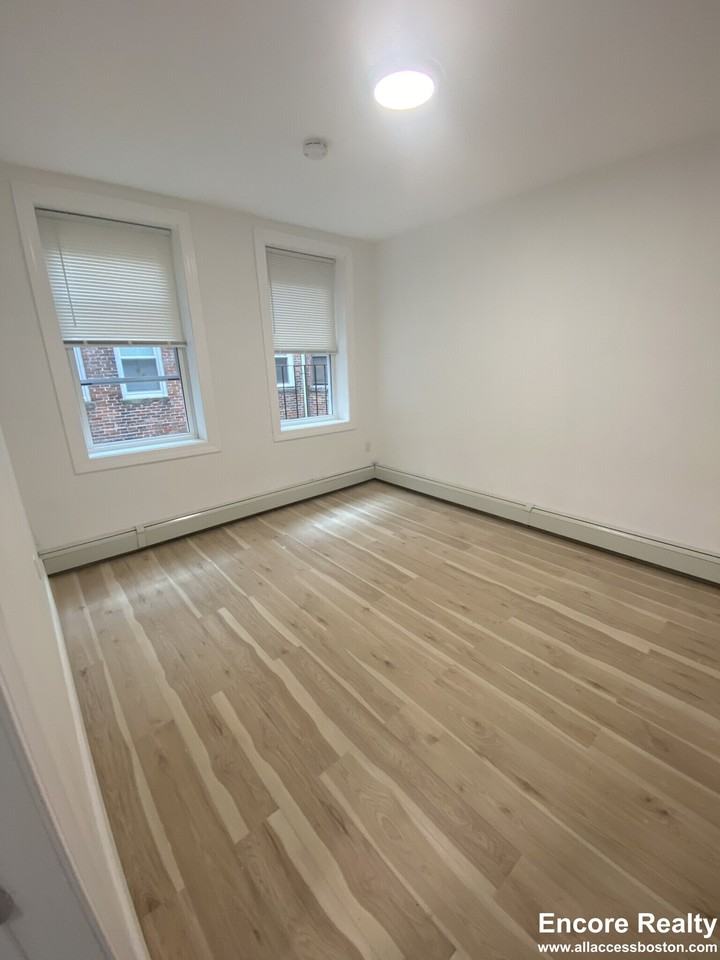 117 Orleans St #9 - Photo 2 of 11